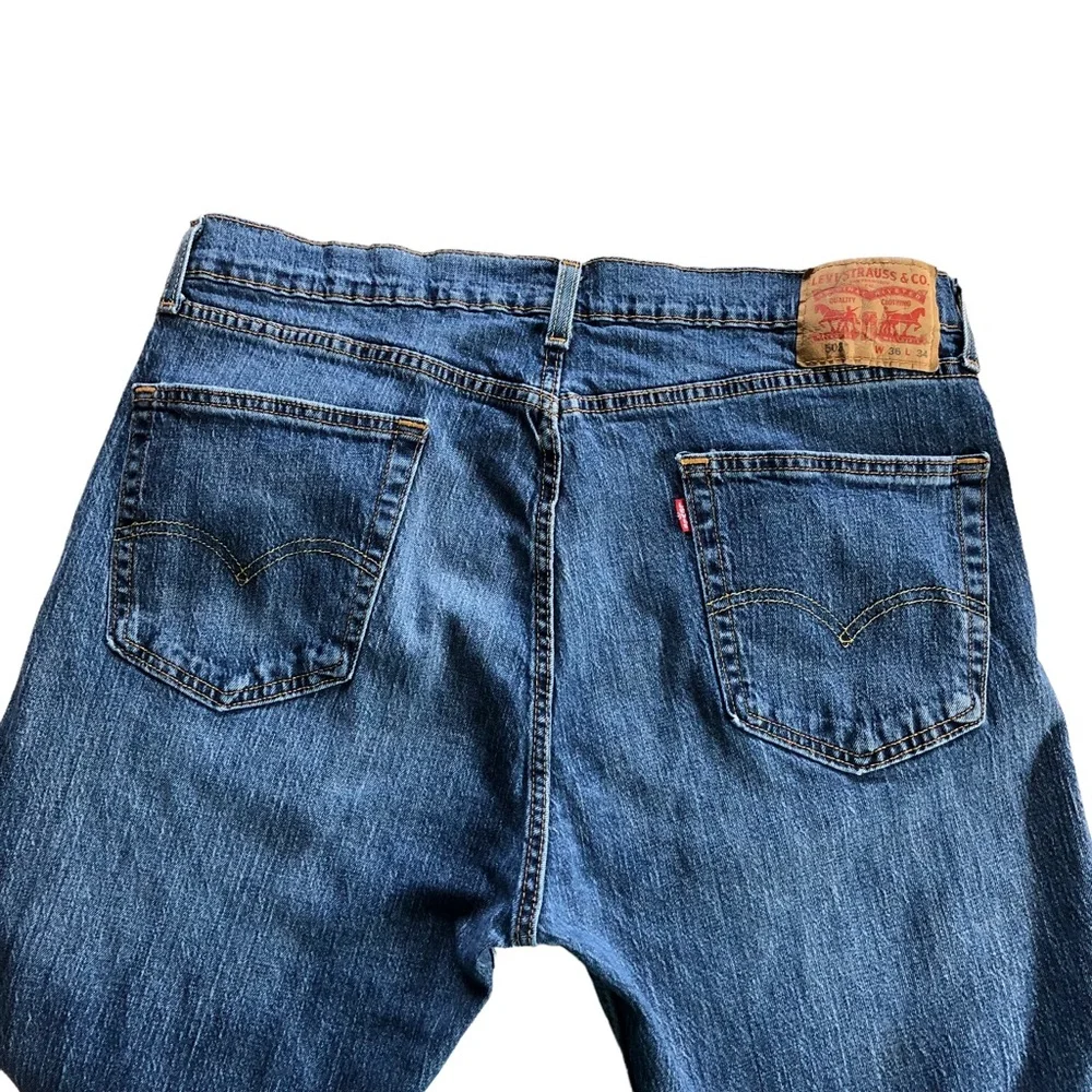 Levi's 505 Straight Leg Jeans. Medium Wash. Extra Tall. Size 36W x 34L